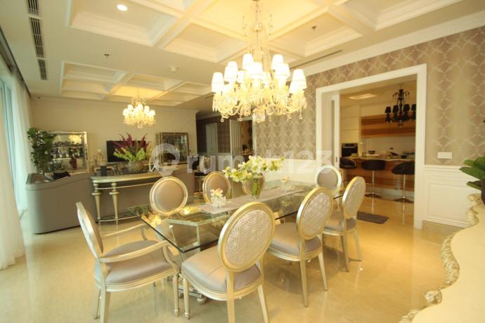 Apartement Apartement Pakubuwono Signature 4 BR Furnished Bagus Apartement Apartement Pakubuwono Signature 4 BR Furnished Bagus