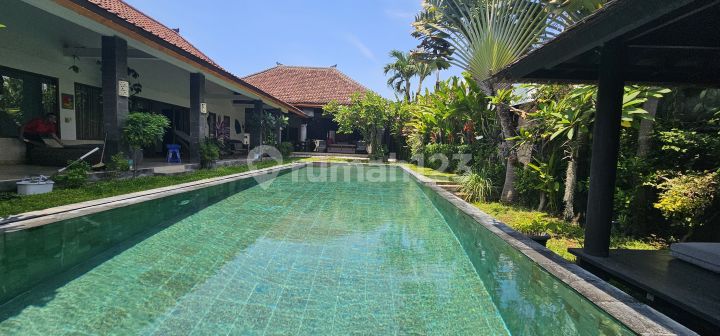 Take Profit High Income 2 Units Villa In Center Berawa