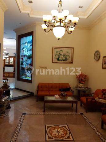 Rumah 2 Lantai Bagus Furnished SHM Taman Duren Sawit