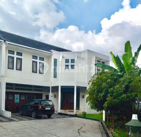 Nice Well-Maintained Ready-to-Live-In Townhouse Nice Well-Maintained Ready-to-Live-In Townhouse