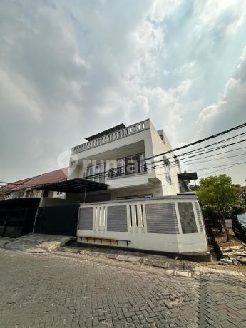 DIJUAL SUPER CEPAT RUMAH TAMAN PALEM LESTARI RAPI SIAP HUNI. POSISI HOOK. NEGO