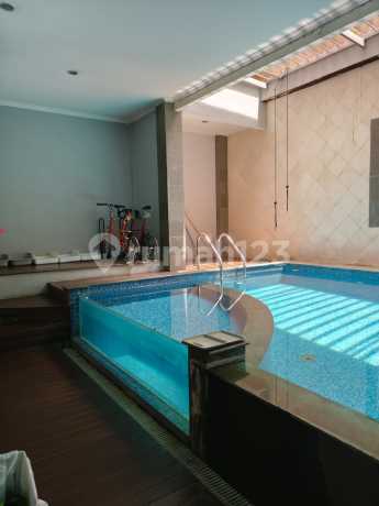 Dijual Rumah Mewah Senayan Utama - LT 243 / LB 600, Siap Huni, Lokasi Premium, Sul + AN Dijual Rumah Mewah Senayan Utama - LT 243 / LB 600, Siap Huni, Lokasi Premium, Sul + AN