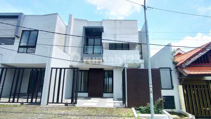 Rumah Baru 2 Lantai Minimalis Gayungkebonsari Injoko Dekat Sekolah & Universitas Terkenal