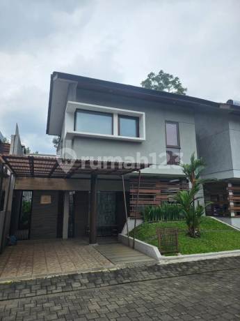 Rumah di Komplek Boemi Sambara Cimahi, 2 Lantai Nyaman Siap Huni