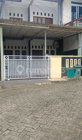 Rumah tingkat baru renov di Komplek Bukit Rivaria, Sawangan #