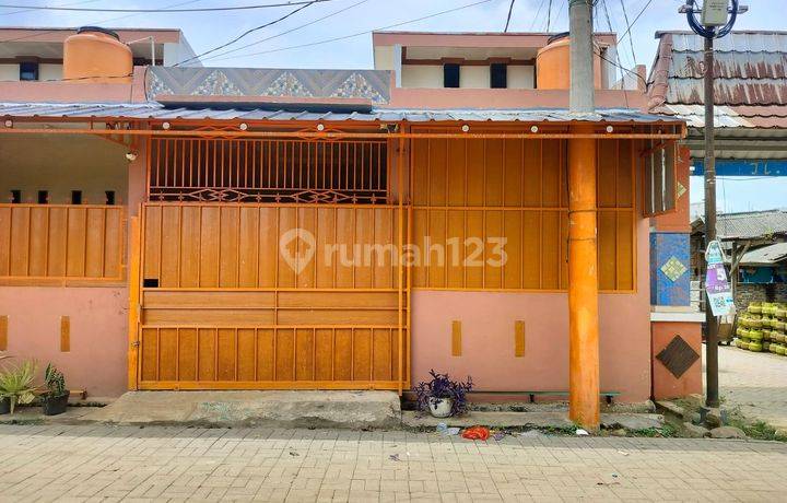 Rumah Siap Huni 1 Lantai Warna Oranye Perumahan Griya Tangerang Asri Rajeg 