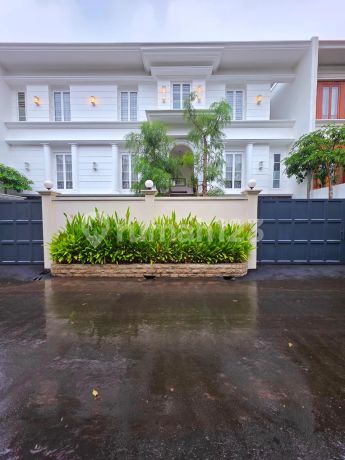 Rumah Classic Modern Siap Huni Fully Furnish Jual Cepat Jarang Ada Area Bebas Banjir Rumah Classic Modern Siap Huni Fully Furnish Jual Cepat Jarang Ada Area Bebas Banjir
