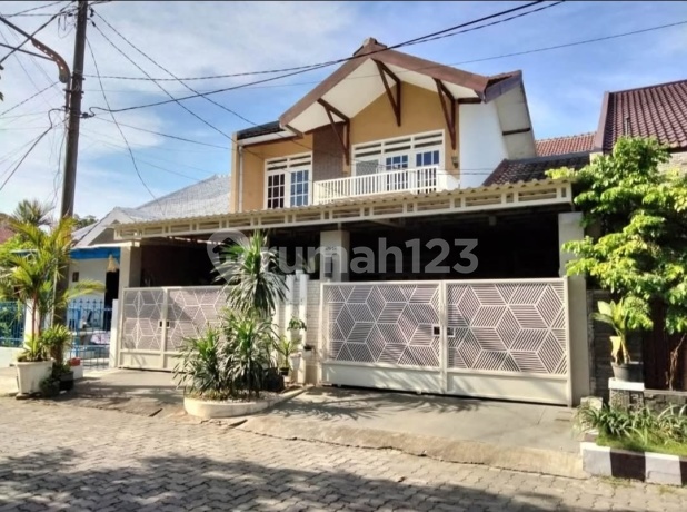 Dijual Rumah Ketintang Surabaya Selatan Siap Huni Dijual Rumah Ketintang Surabaya Selatan Siap Huni