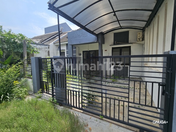 Dekat Bandara Juanda - Row Jalan Lebar 3 Mobil Rumah Putri Juanda, Sedati - Sidoarjo (Butuh Renov)