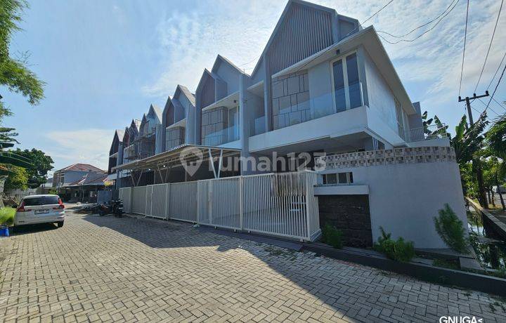 Baru Gresss Rumah Manyar Tirtoyoso Surabaya 8x15 Shm Lantai Hook Layout Ciamik 2m An