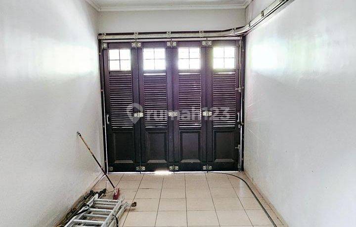 SIAP HUNI Rumah Central Park Ahmad Yani Surabaya Hook 155m2 SHM 2 Lantai Terawat