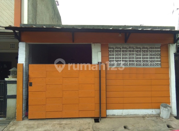 Rumah Menarik Minimalis di Bumi Sari Indah, Baleendah Rumah Menarik Minimalis di Bumi Sari Indah, Baleendah