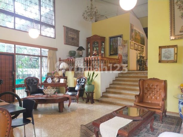 Rumah Luas Terawat Jl. Lembah Sukaresmi Bandung