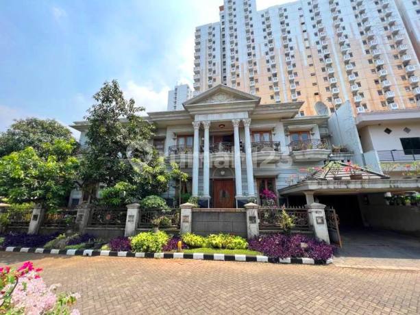 Rumah Luas Tanah 480m 20x24 Di Taman Century Kota Bekasi 