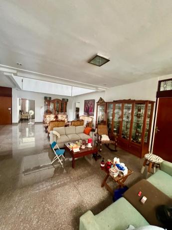 Rumah Siap Huni Bagus Di Area Senopati Kebayoran Baru