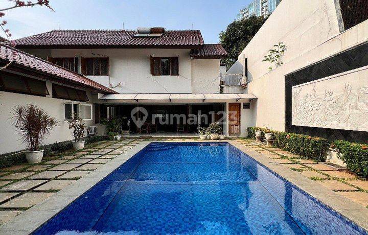 Rumah Bagus Siap Huni 2 Lantai Dengan S Pool Di Kebayorann Baru