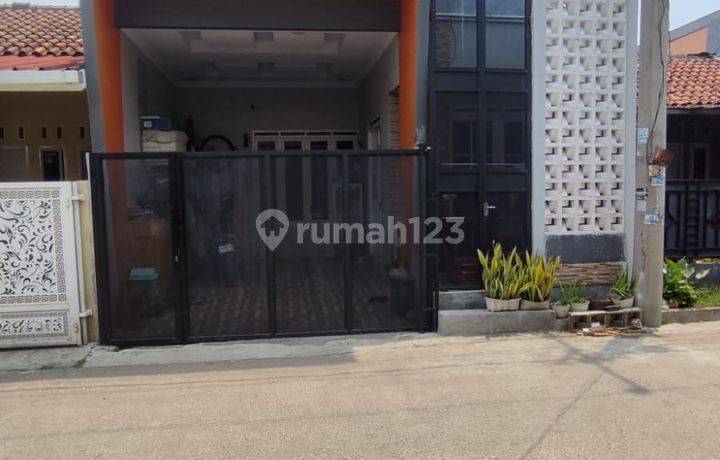 Dijual Rumah 2 Lantai 3 Kt di Jl. Jayawijaya Nuansa Indah Ciomas