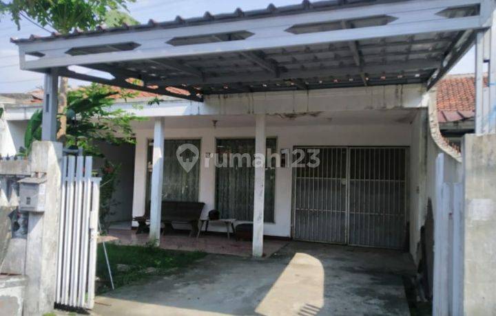 Dijual Rumah Luas 250 M2 SHM di Jalan Kedung Badak Baru