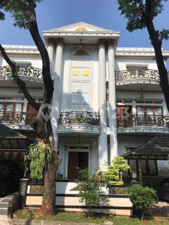 Luxury House for Sale in Taman Sumpruk Lippo Cikarang