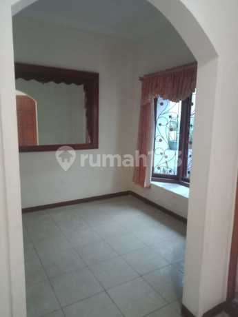 Rumah Strategis Lingkungan Tenang Akses Mudah ke Bandung di Graha Indah Cimindi