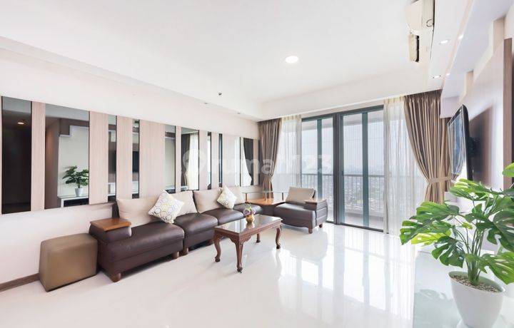 DIJUAL APARTEMEN ST MORITZ LIPPO MALL PURI 3 BEDROOMS NICE FURNISHED