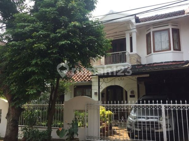 Two-story house, lush, 5 minutes to Krukut toll road, Graha Cinere Complex. Two-story house, lush, 5 minutes to Krukut toll road, Graha Cinere Complex.