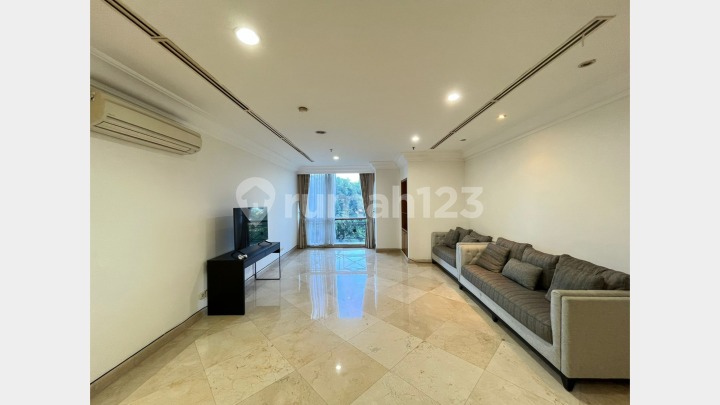 Spacious Living Area with Comfortable 3 BR, Peaceful Environment & Easy Access in Simprug Terrace Spacious Living Area with Comfortable 3 BR, Peaceful Environment & Easy Access in Simprug Terrace