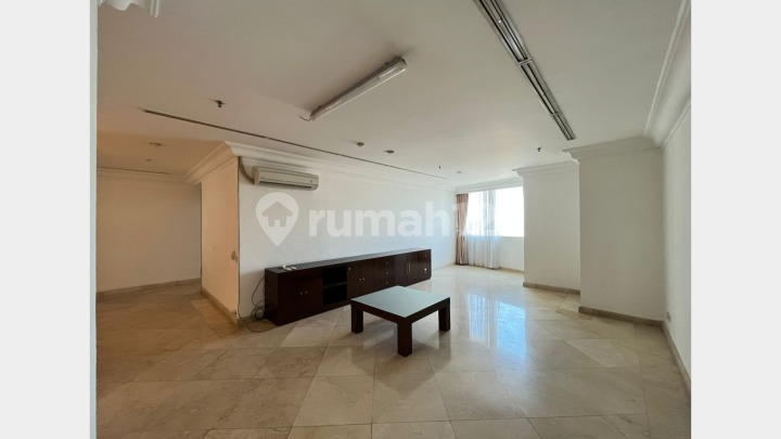 Beautiful 3-Bedrooms Apartment in Simprug Terrace, Good Facilities and Building - Prime Location! Beautiful 3-Bedrooms Apartment in Simprug Terrace, Good Facilities and Building - Prime Location!