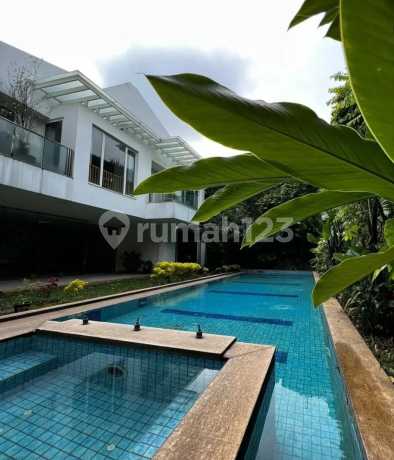 Rumah Mewah di Simprug Golf Patal Senayan Lux Jakarta Selatan