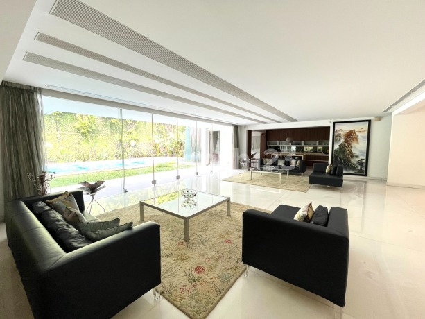 Rumah di Simprug Golf Patal Senayan Lux