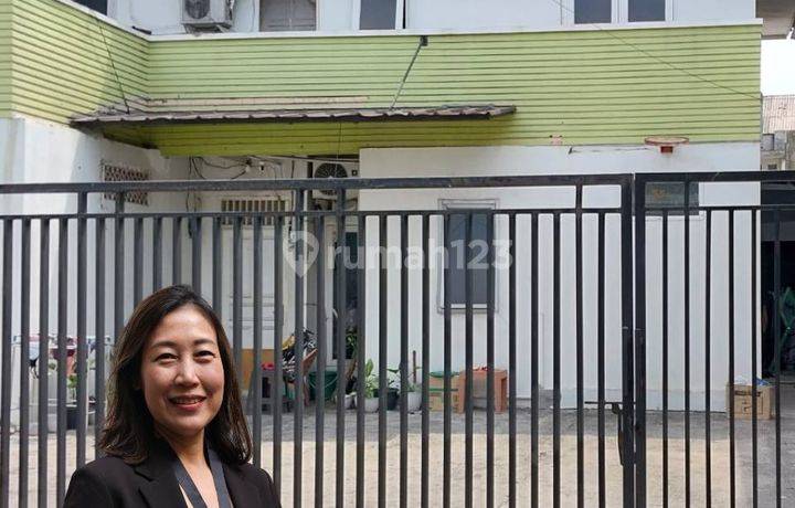 Rumah Strategis Komplek Kodam Jatiwaringin Jalan Cempaka Jakarta Timur