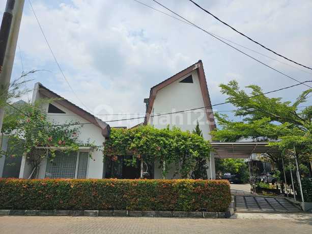 Rumah Gaya Unik di Kopo Safira Residence Bandung, Hook