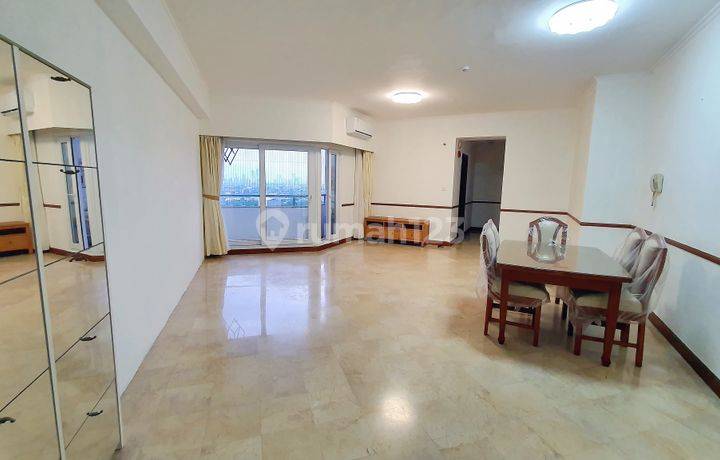 Apartemen Wesling Kedoya cantik luas sekali 122m2 Puri indah Jakarta Barat