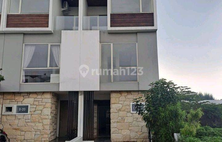 Dijual Rumah Forest Mansion 3 Lantai Jalan Lebar