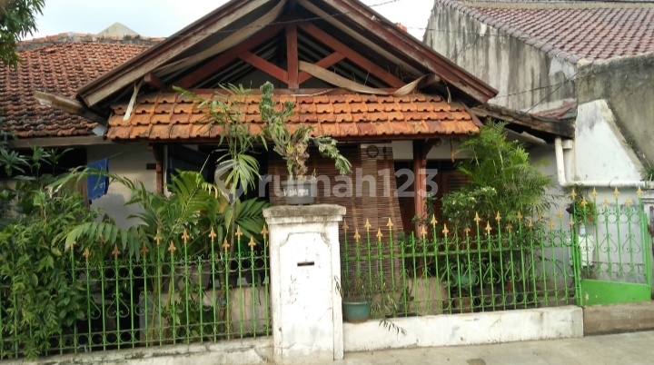 Rumah Second Komplek Bdn Jatiwaringin Pondok Gede