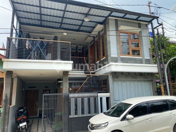 Rumah 2 Lantai di Komplek Sutra Graha, Jl. Sutera Mas No.3, Mengger, Bandung Kidul, Kota Bandung, Jawa Barat, Indonesia, 40267, Batununggal