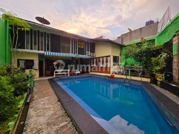 Rumah Dengan Pool Best deal di Bintaro Jaya Sektor 3