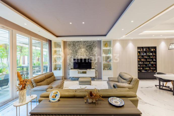 Rumah Crown Pik, Renovasi Total Interior Mewah