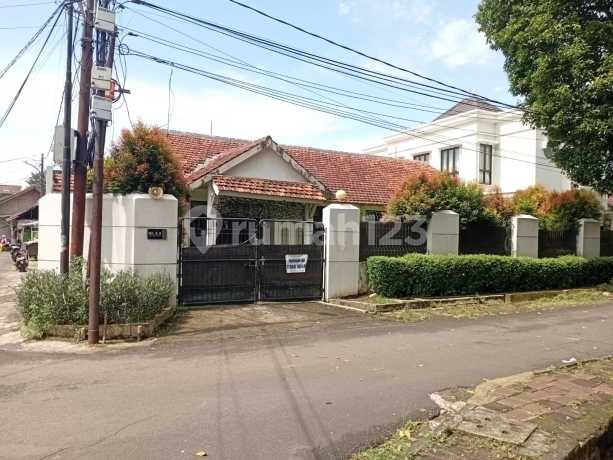 Cilandak Taman Wijaya Kusuma. Rumah Hitung Tanah View Taman.