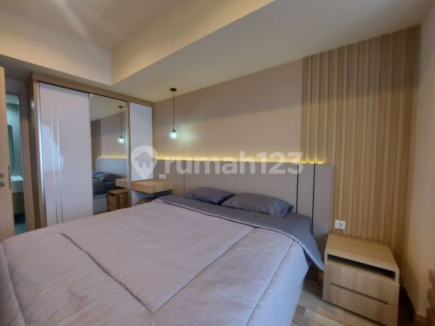 Orange County 2Br Tower Newport Apartment, Good and Comfortable