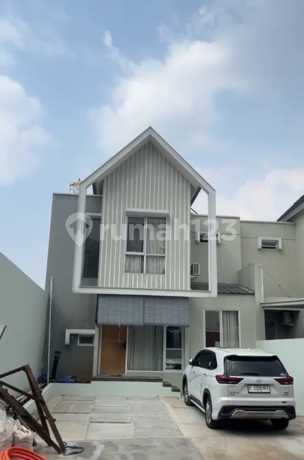 Standard house with a spacious backyard, Serpong Garden 1, Boulevard location.