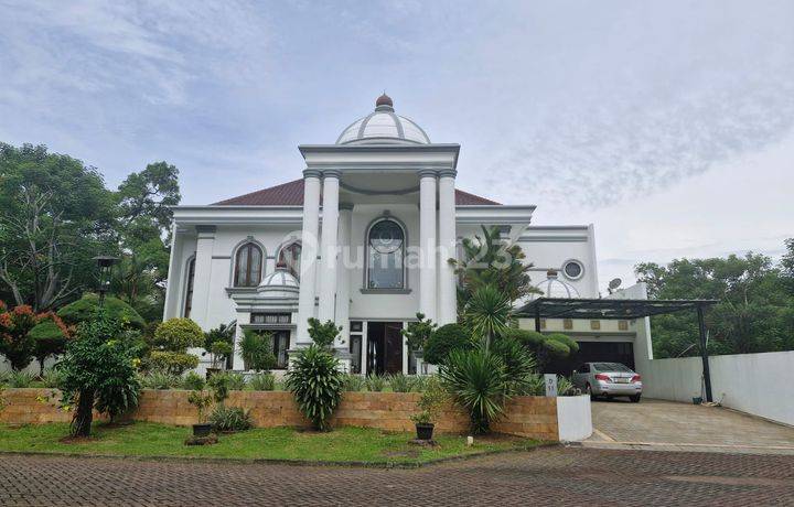 Rumah Mewah Dengan Kolam Renang Dalam Perumahan Eksklusif Bsd