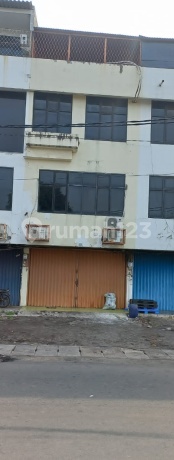 For Immediate Sale: Shop House in Griya Inti Sentosa, Sunter, North Jakarta