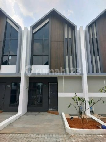 2-Story House Near Lippo Karawaci Area Tangerang