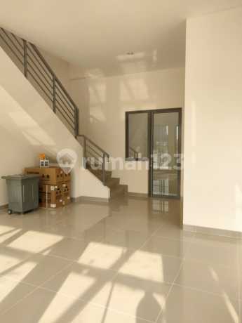 For Sale: Maggiore Grande Gading Serpong Shop House Hook, Facing Main Road, Busy Location, Ready-to-Use Shop House.