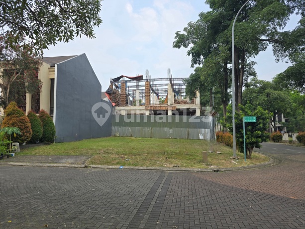 Nice Square Plot in BSD Greenwhich Nice Square Plot in BSD Greenwhich