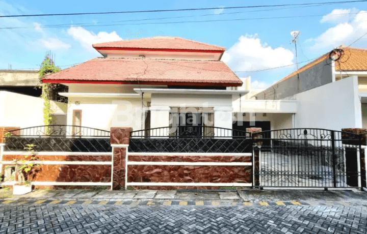 Rumah di Klampis Sacharosa One Gate Siap Huni dekat Manyar
