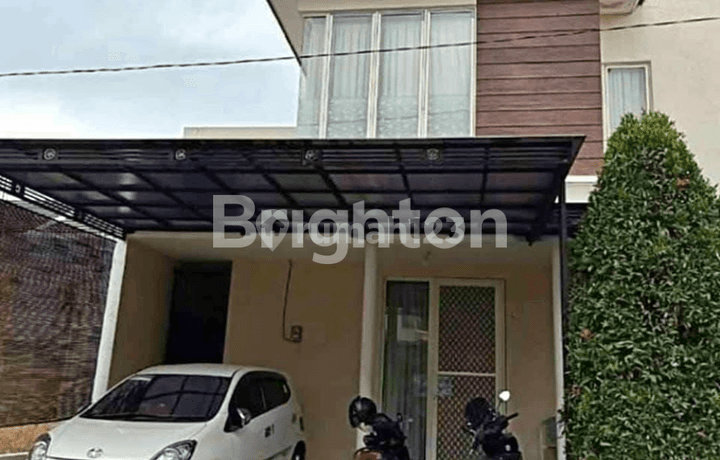 Perum Evergreen De Parc Terawat 2 Lantai dekat UPN, Merr