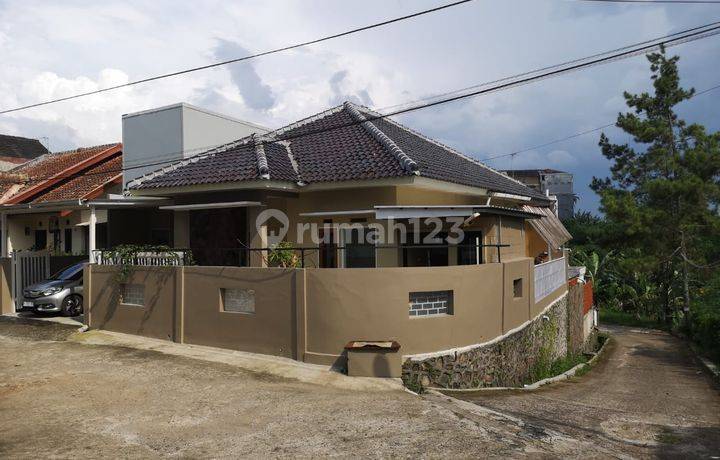 Rumah Bagus Posisi Hoek di Lembah Permai Hanjuang Cimahi