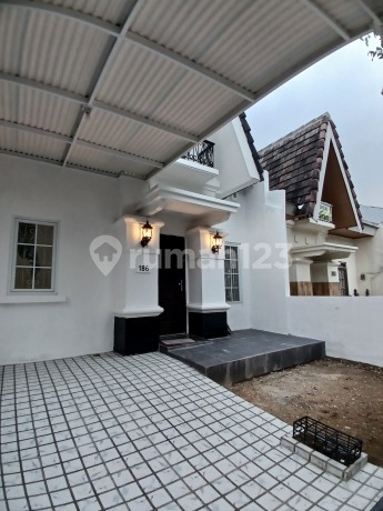 For Sale Ready-to-Occupy House in Taman Venesia Cluster, Sentul City